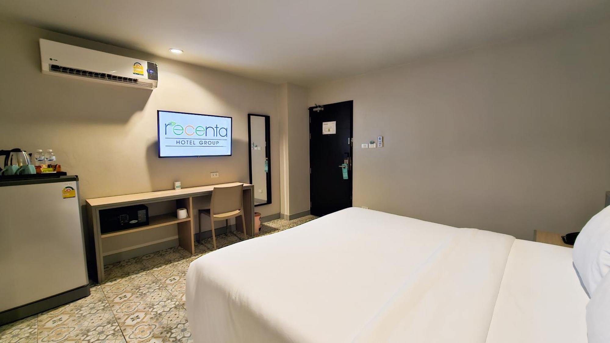 Recenta Suite Phuket Suanluang Bagian luar foto
