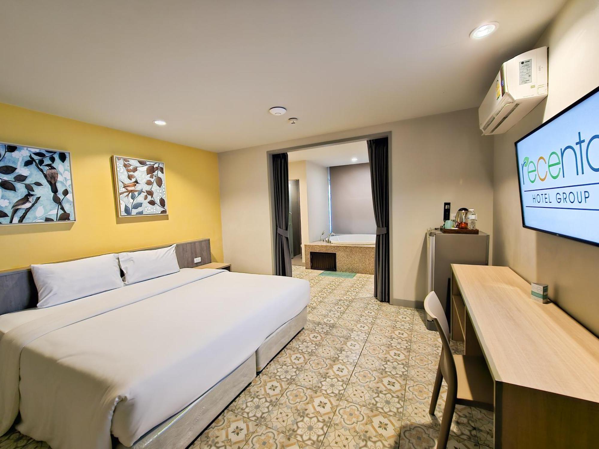 Recenta Suite Phuket Suanluang Bagian luar foto