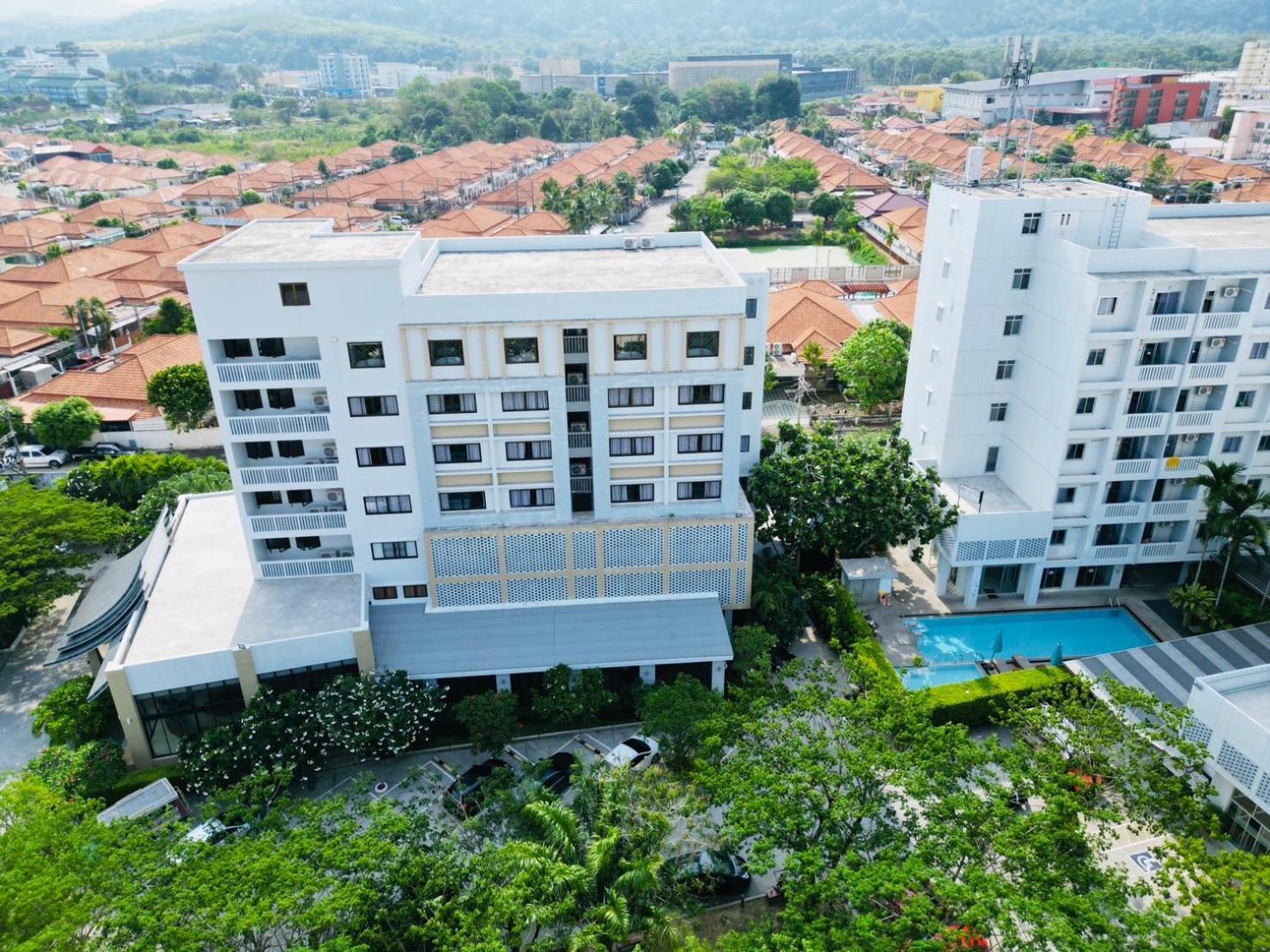 Recenta Suite Phuket Suanluang Bagian luar foto