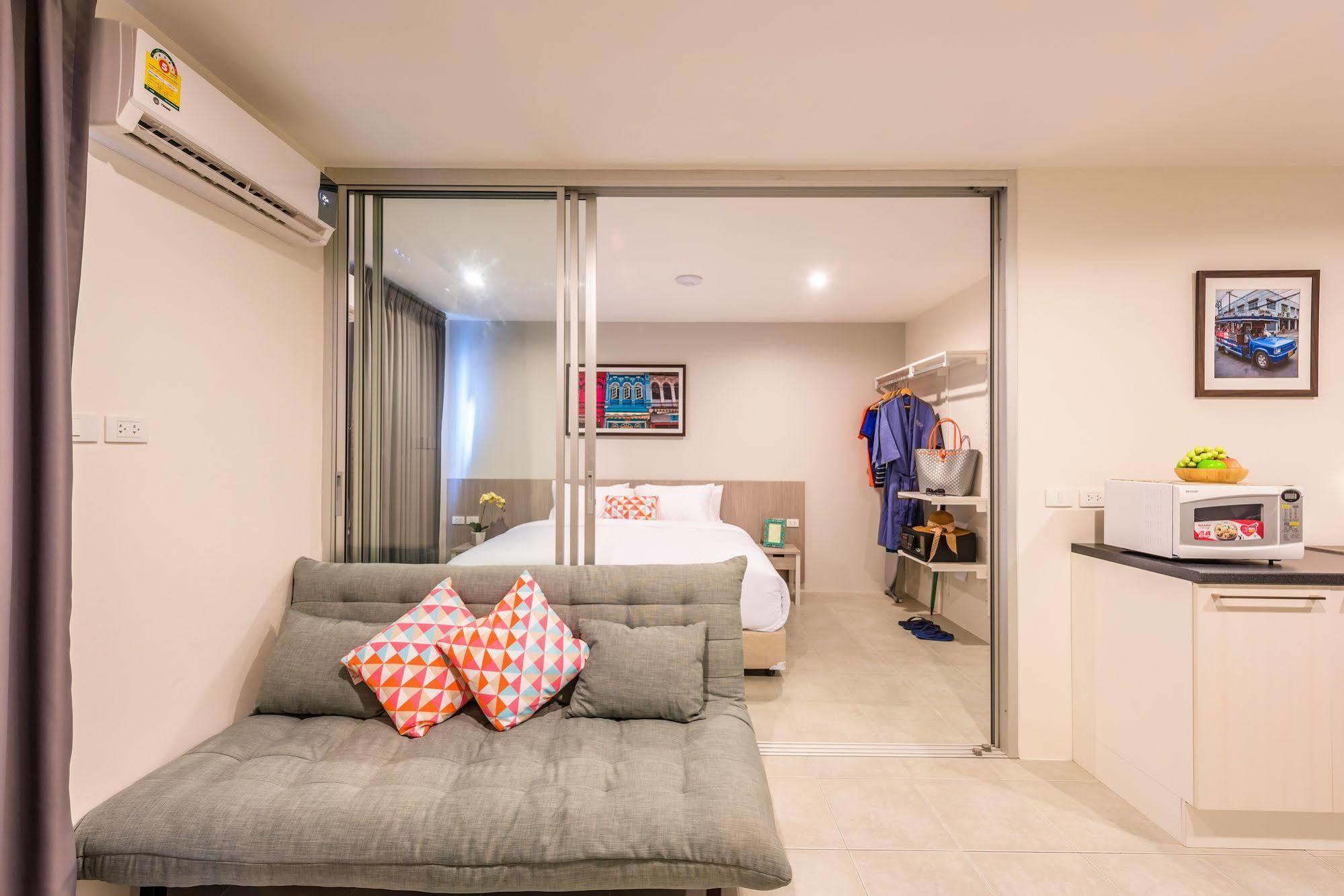 Recenta Suite Phuket Suanluang Bagian luar foto