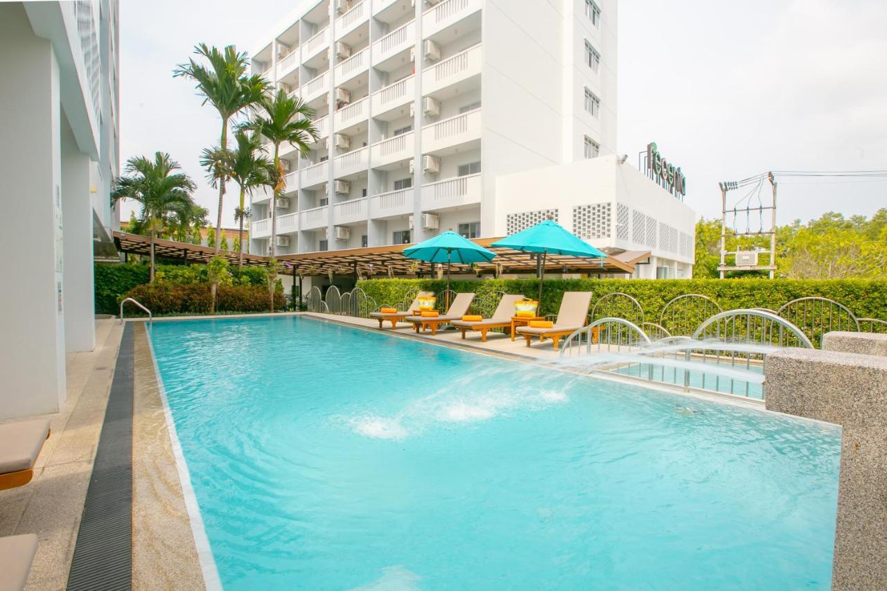 Recenta Suite Phuket Suanluang Bagian luar foto
