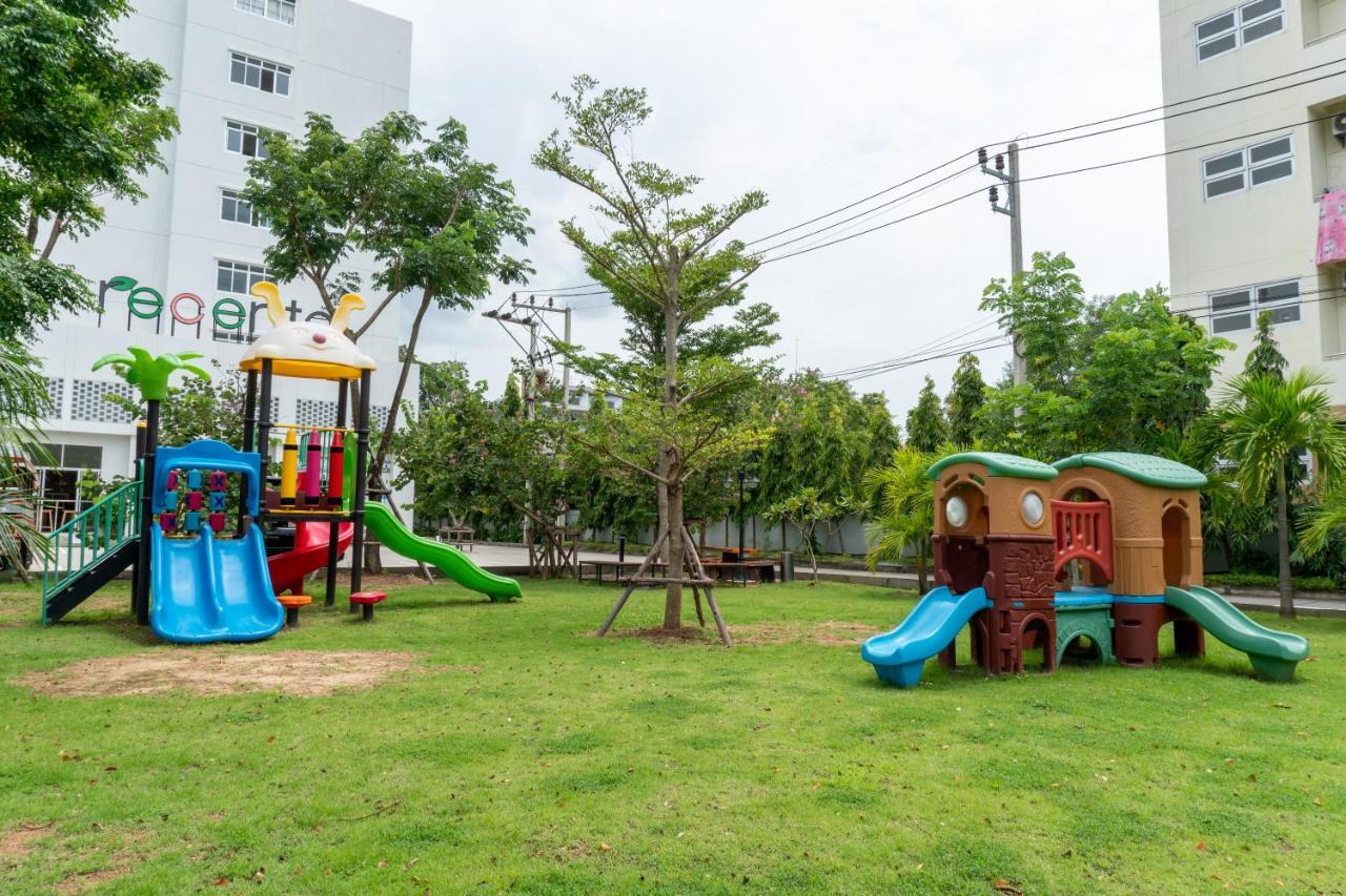 Recenta Suite Phuket Suanluang Bagian luar foto