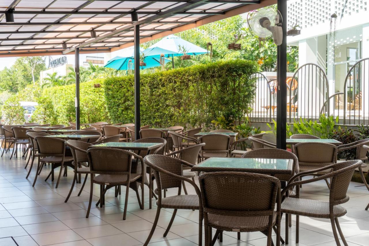 Recenta Suite Phuket Suanluang Bagian luar foto